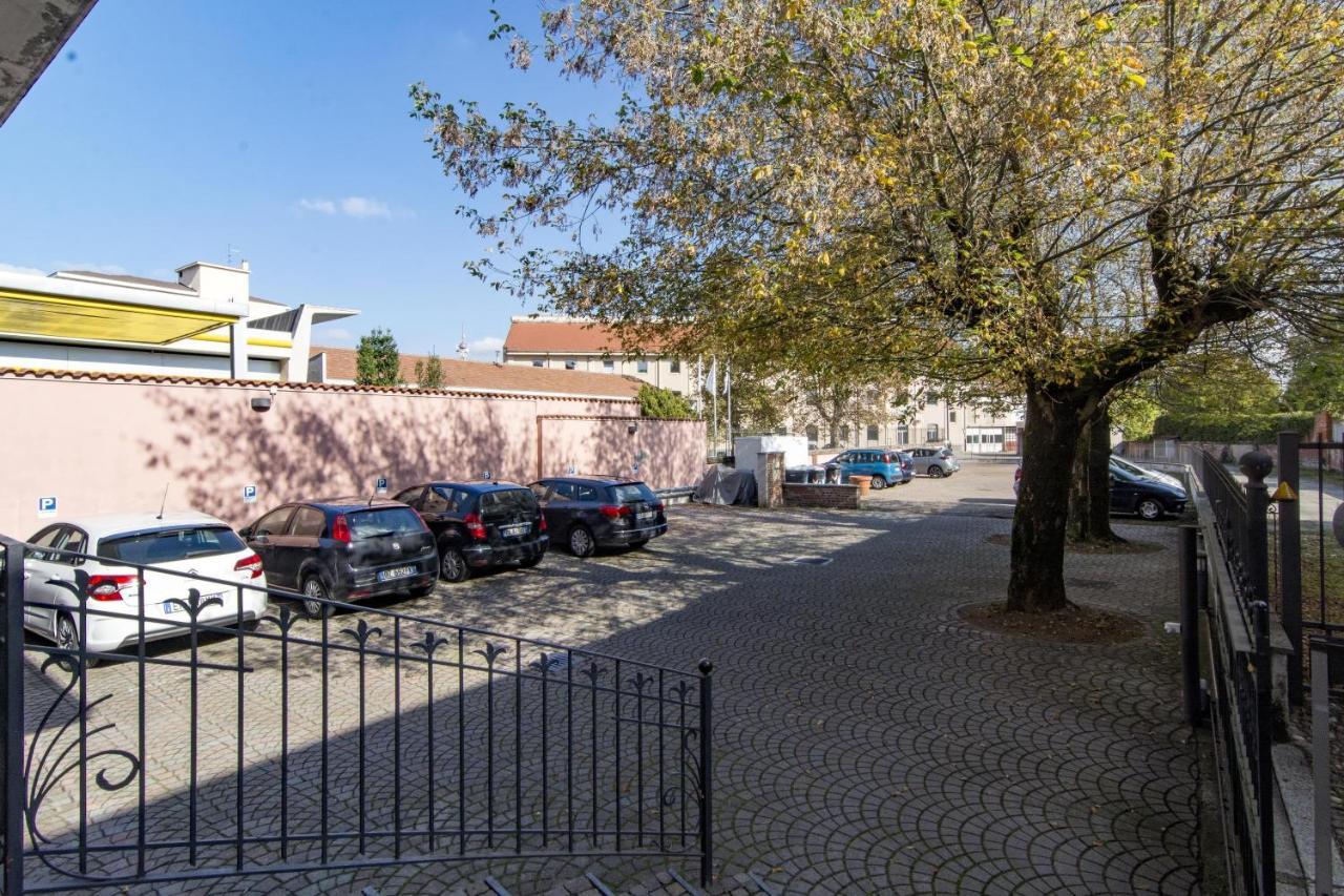 V12 Apartments - Vittoria 12 Novara Zewnętrze zdjęcie